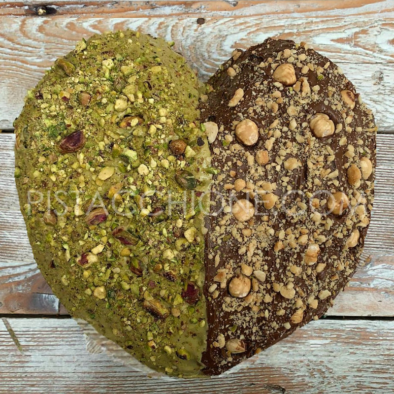 Cuore "la tua dolce metà"-  Farcito con gocce di Cioccolato di Modica, ricoperto con crema al pistacchio e Cioccolato, Pistacchi e Nocciole tostate + OMAGGIO barattolo di spalmabile